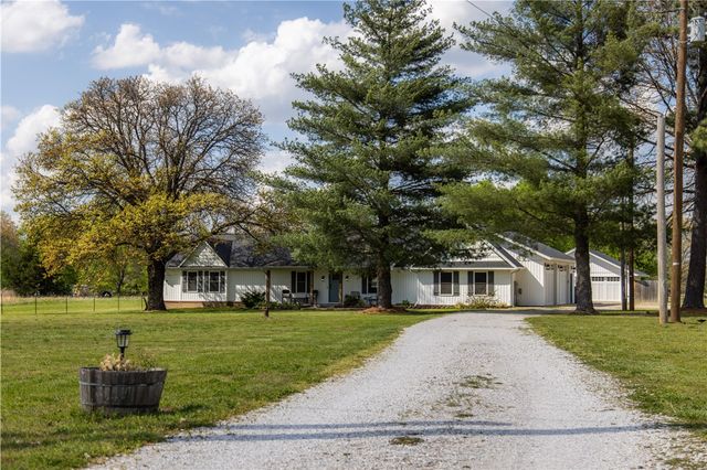 9248 E McNelly Road, Bentonville, AR 72712
