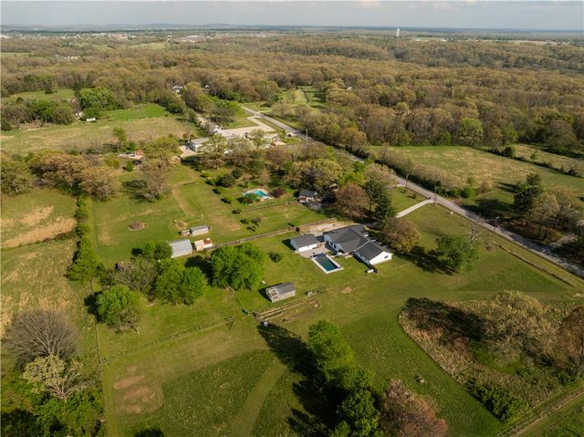 9248 E McNelly Road, Bentonville, AR 72712