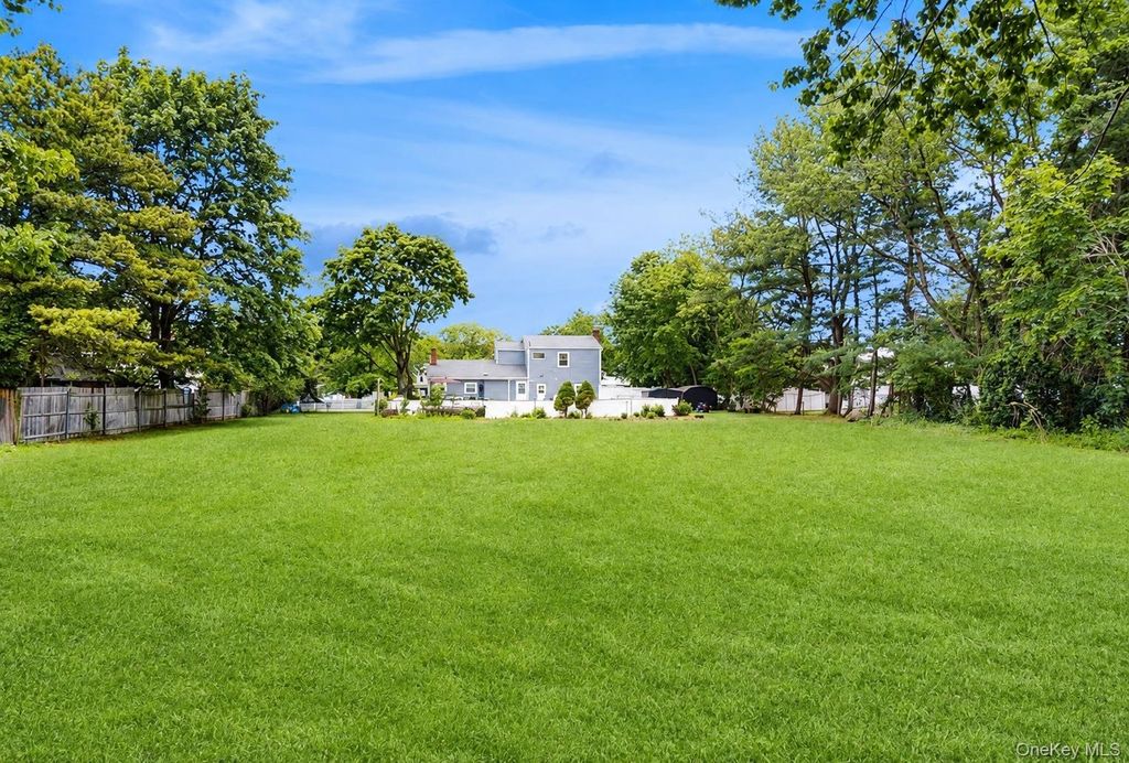 25 Charter Avenue, Dix Hills, NY 11746 — photo 2