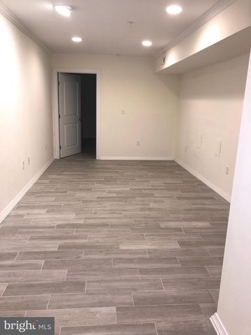 2524 S 3RD ST, Philadelphia, PA 19148