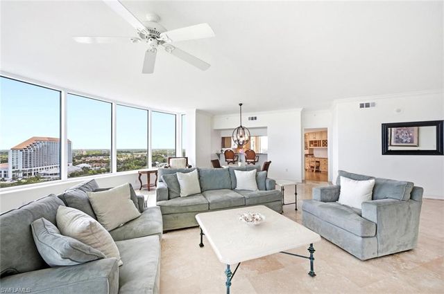 60 Seagate DR 1606, Naples, FL 34103