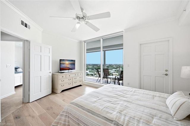 60 Seagate DR 1606, Naples, FL 34103