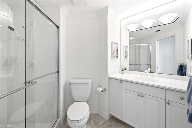 60 Seagate DR 1606, Naples, FL 34103