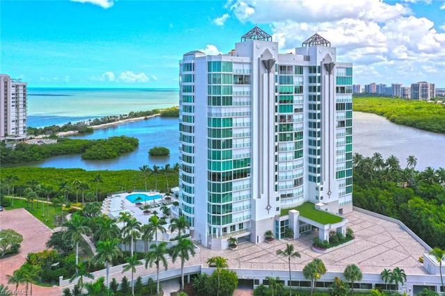 60 Seagate DR 1606, Naples, FL 34103