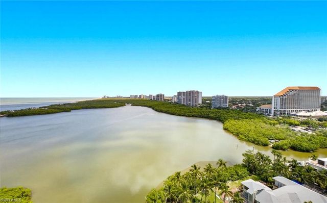 60 Seagate DR 1606, Naples, FL 34103