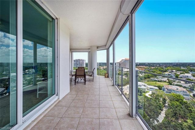 60 Seagate DR 1606, Naples, FL 34103