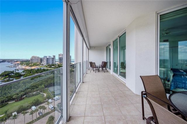 60 Seagate DR 1606, Naples, FL 34103