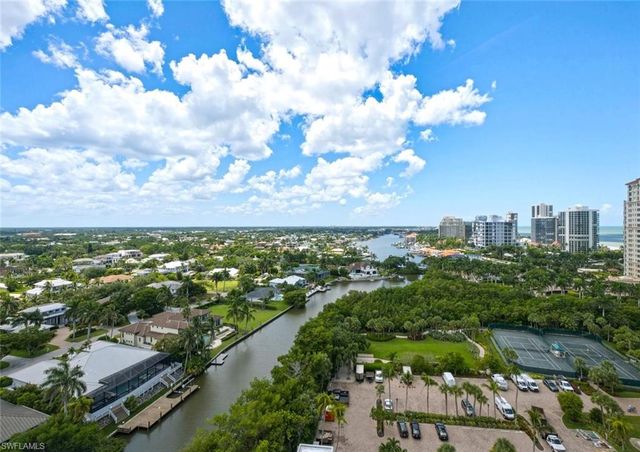 60 Seagate DR 1606, Naples, FL 34103
