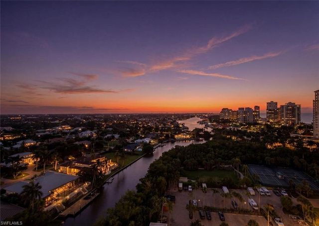 60 Seagate DR 1606, Naples, FL 34103