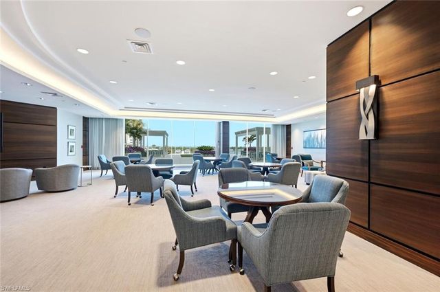 60 Seagate DR 1606, Naples, FL 34103
