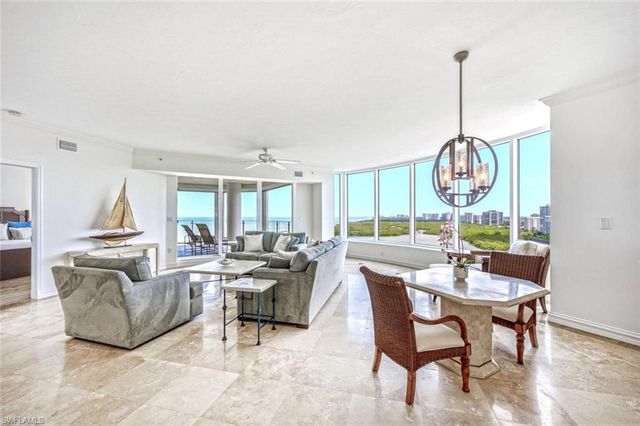 60 Seagate DR 1606, Naples, FL 34103