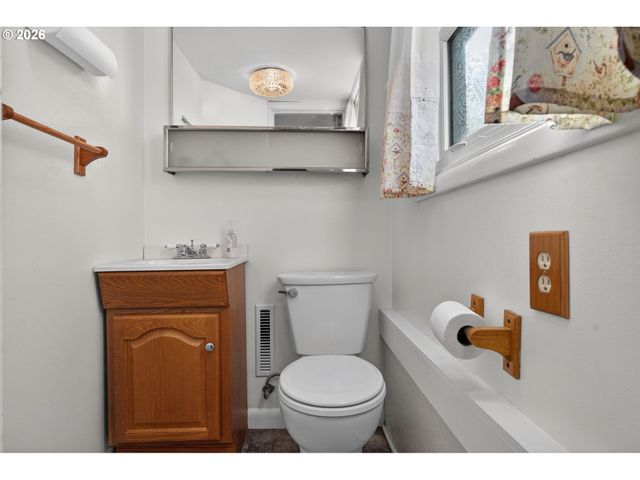 4506 Se ADAMS St, Milwaukie, OR 97222