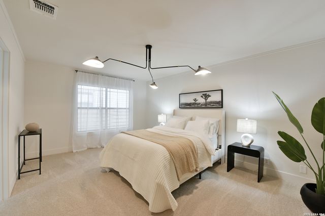 102 Saddlebrook, San Antonio, TX 78245