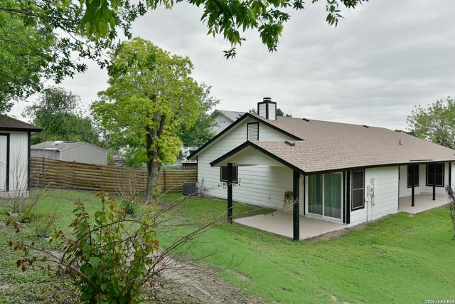 102 Saddlebrook, San Antonio, TX 78245