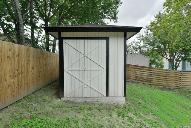 102 Saddlebrook, San Antonio, TX 78245