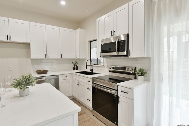 102 Saddlebrook, San Antonio, TX 78245