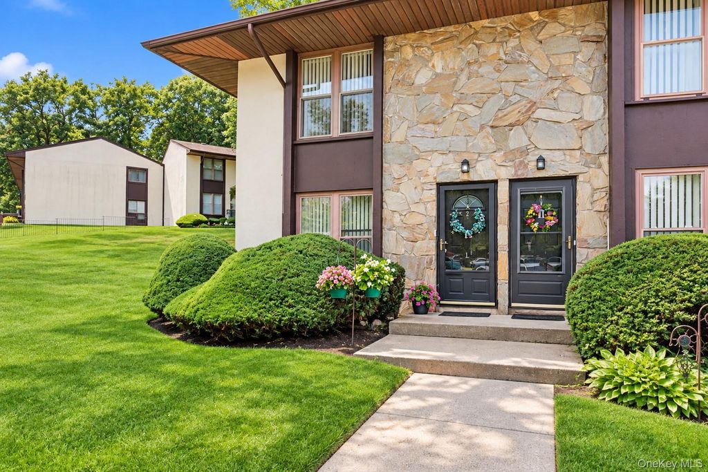 2 Hemlock Court 2, Selden, NY 11784 — exterior