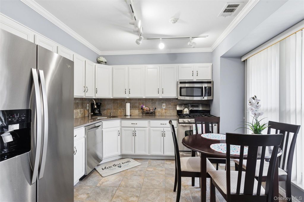 2 Hemlock Court 2, Selden, NY 11784 — photo 2