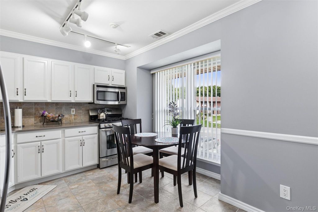2 Hemlock Court 2, Selden, NY 11784 — photo 4