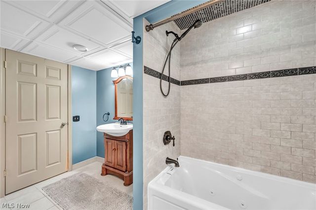 1045 Deleone Drive, Kent, OH 44240