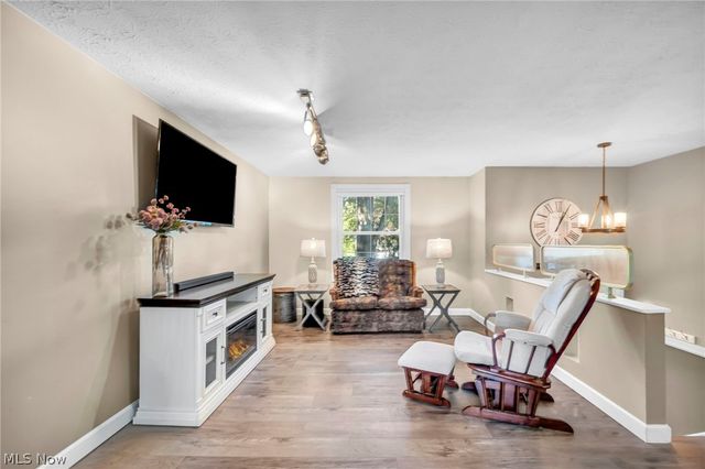 1045 Deleone Drive, Kent, OH 44240