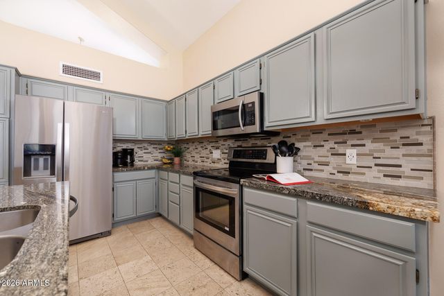 7452 W LOS GATOS Drive, Glendale, AZ 85310