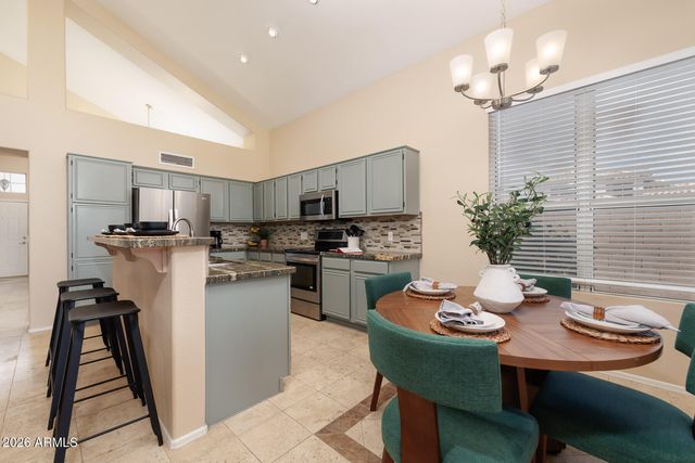 7452 W LOS GATOS Drive, Glendale, AZ 85310