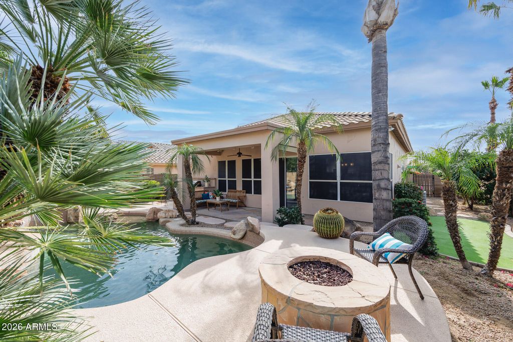 7452 W LOS GATOS Drive, Glendale, AZ 85310