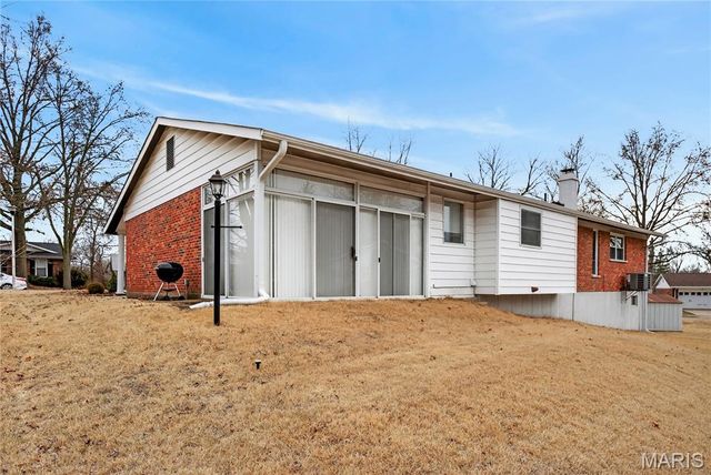 3519 Rue De Renard, Florissant, MO 63034