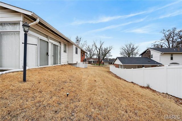 3519 Rue De Renard, Florissant, MO 63034