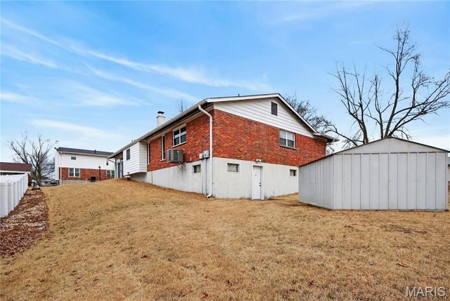 3519 Rue De Renard, Florissant, MO 63034