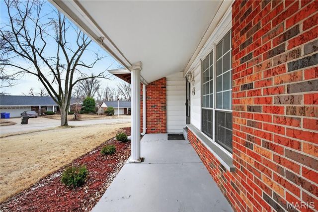 3519 Rue De Renard, Florissant, MO 63034