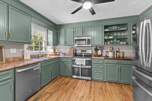 6415 Catawba Creek RD, Troutville, VA 24175