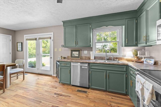 6415 Catawba Creek RD, Troutville, VA 24175