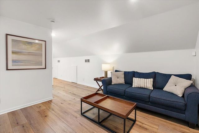 997 Singapore Drive, Saugatuck, MI 49453