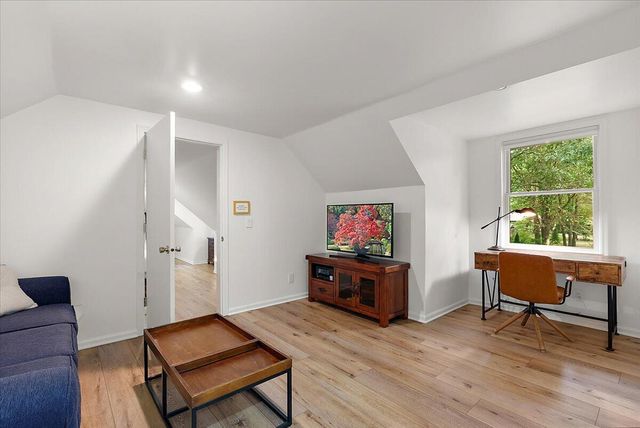 997 Singapore Drive, Saugatuck, MI 49453
