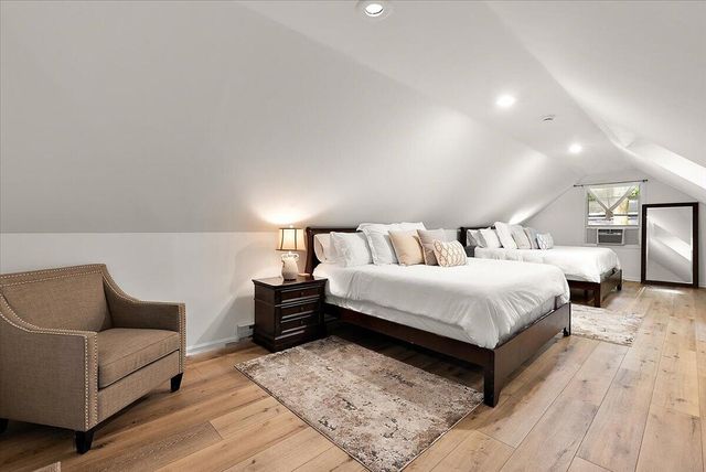 997 Singapore Drive, Saugatuck, MI 49453