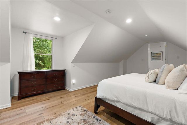 997 Singapore Drive, Saugatuck, MI 49453