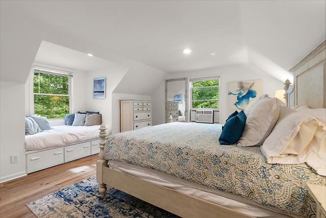 997 Singapore Drive, Saugatuck, MI 49453