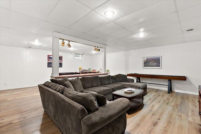 997 Singapore Drive, Saugatuck, MI 49453