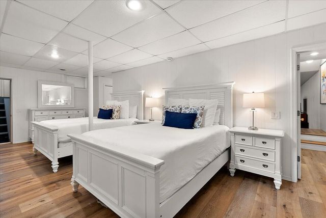 997 Singapore Drive, Saugatuck, MI 49453