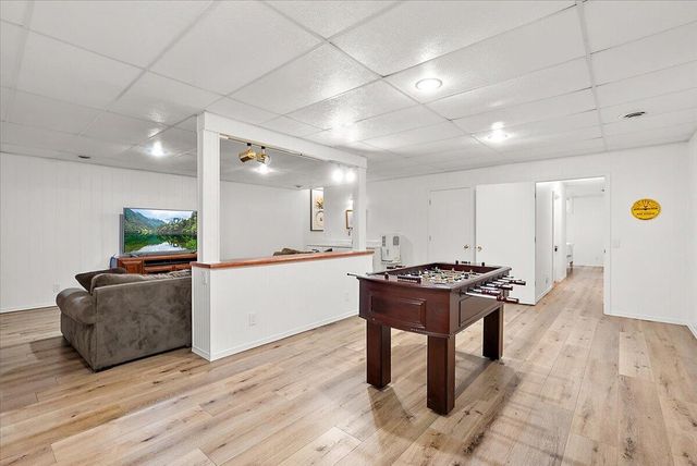 997 Singapore Drive, Saugatuck, MI 49453