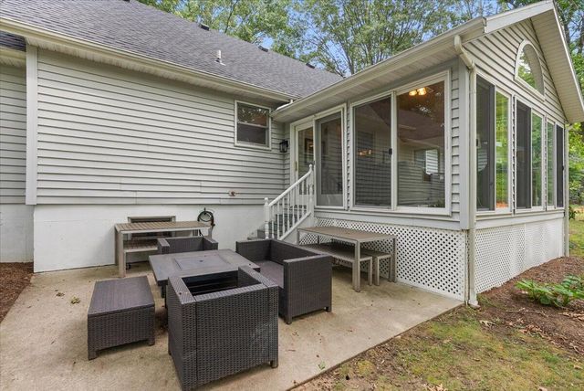 997 Singapore Drive, Saugatuck, MI 49453