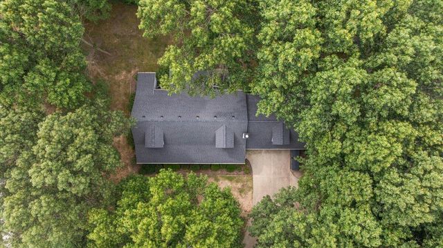 997 Singapore Drive, Saugatuck, MI 49453