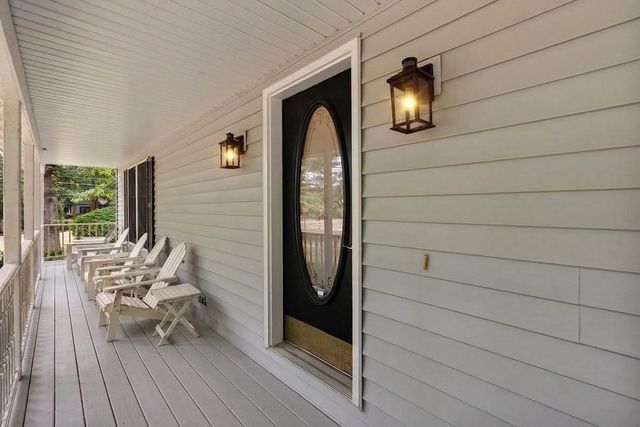 997 Singapore Drive, Saugatuck, MI 49453