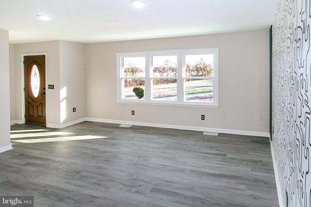 6437 JEFFERSONTON RD, Jeffersonton, VA 22724