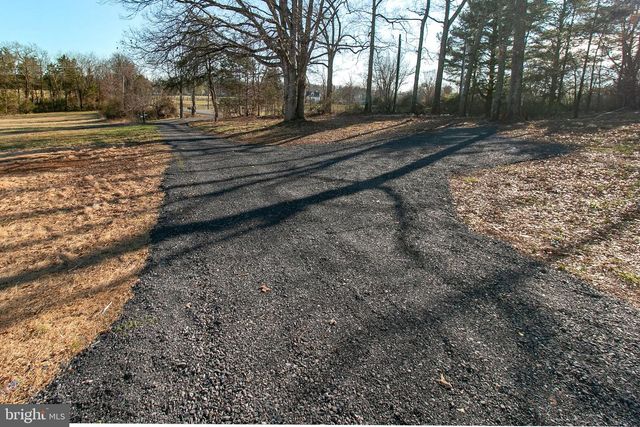 6437 JEFFERSONTON RD, Jeffersonton, VA 22724