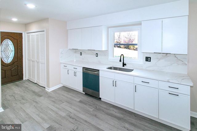 6437 JEFFERSONTON RD, Jeffersonton, VA 22724