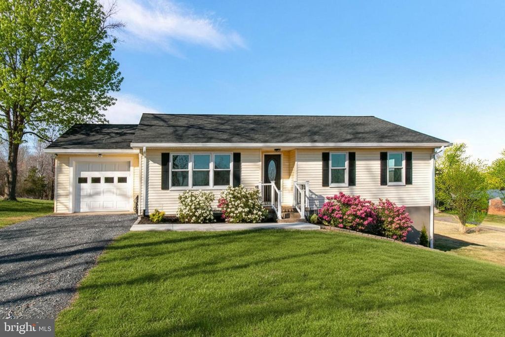 6437 JEFFERSONTON RD, Jeffersonton, VA 22724