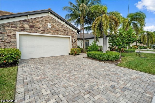 9086 Woodhurst DR, Naples, FL 34120